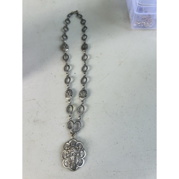 Art Nouveau Face Flowers Antique Repousse Pendant Necklace Silver Plated #240 - Picture 3 of 9